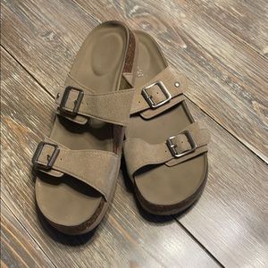 Great condition madden girl sandals